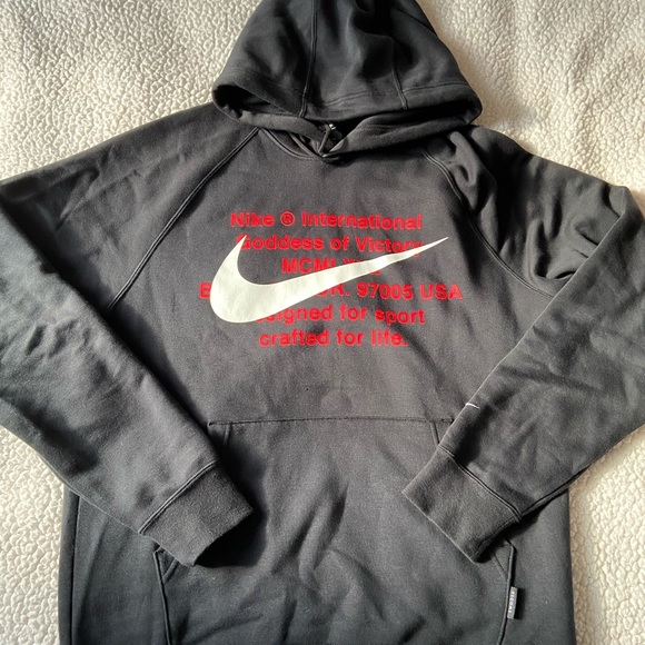 Men’s Nike Hoodie - Picture 2 of 2